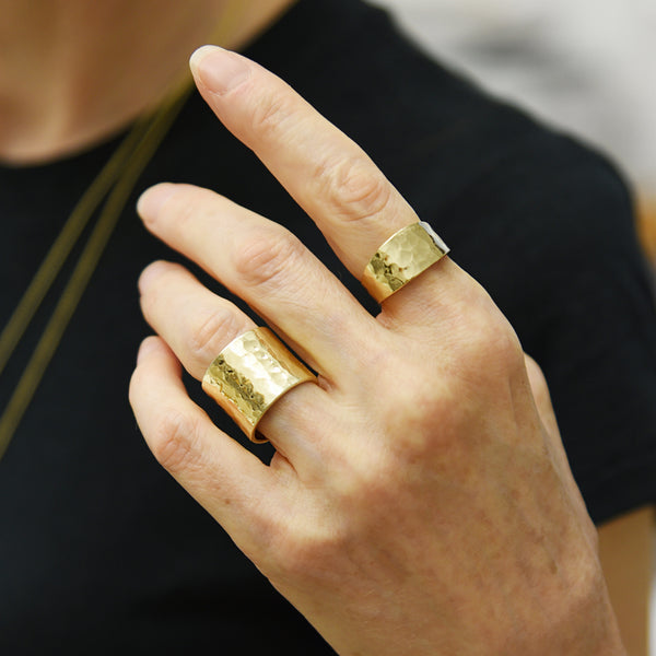 Hammered Tapered Band