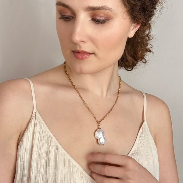 Venus Baroque Pearl Pendant