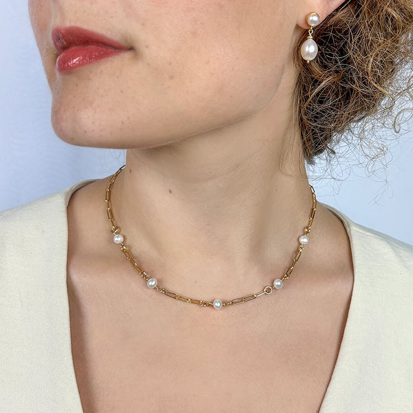 Classic Pearl Station Necklace