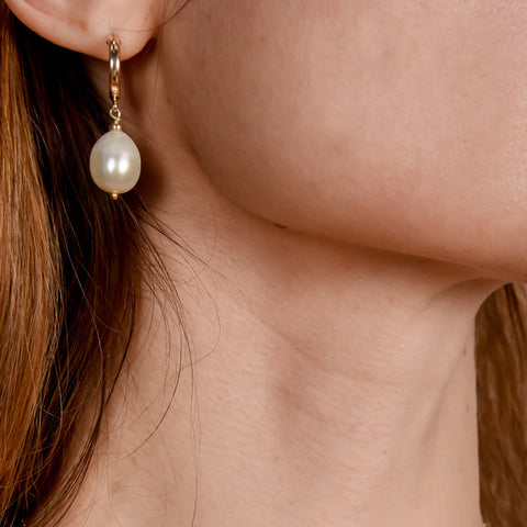 Romantic Pearl Hoops