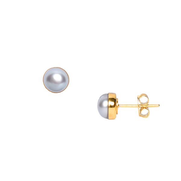 Sola Pearl Studs