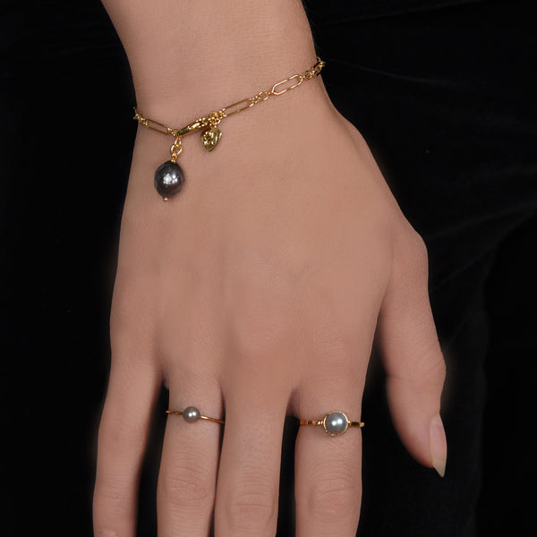 Midnight Pearl Bracelet