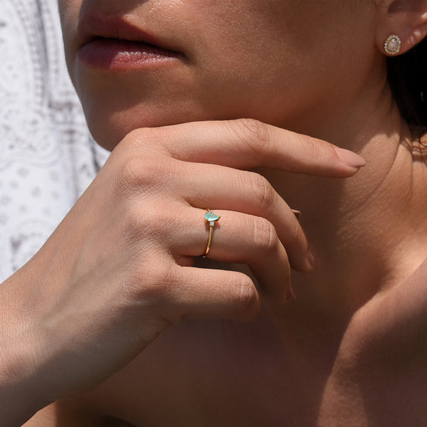 Green Chalcedony Tiny Solitaire Ring